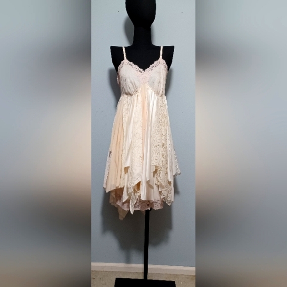 🍒 Boho Vintage Layered Lace Upcycled Slip Wedding Dress - Picture 1 of 14